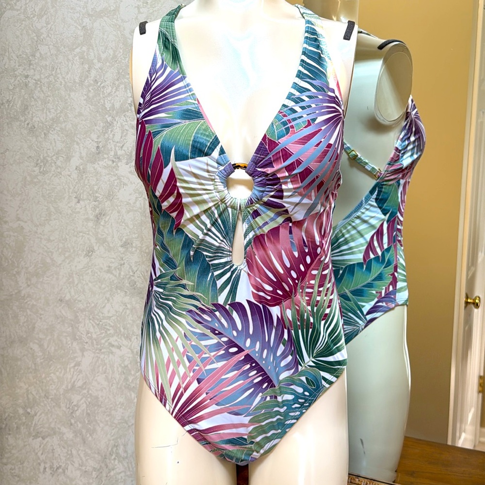 New without tag. Bleu Rod Beattie Women’s One Piece swimsuit w/Leaf Print. Sz 10